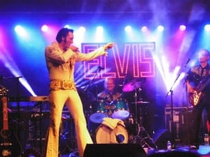 Tørklæder og kys fra Elvis