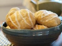 Foto: Veganerlivet.dk / kanelboller med æblefyld