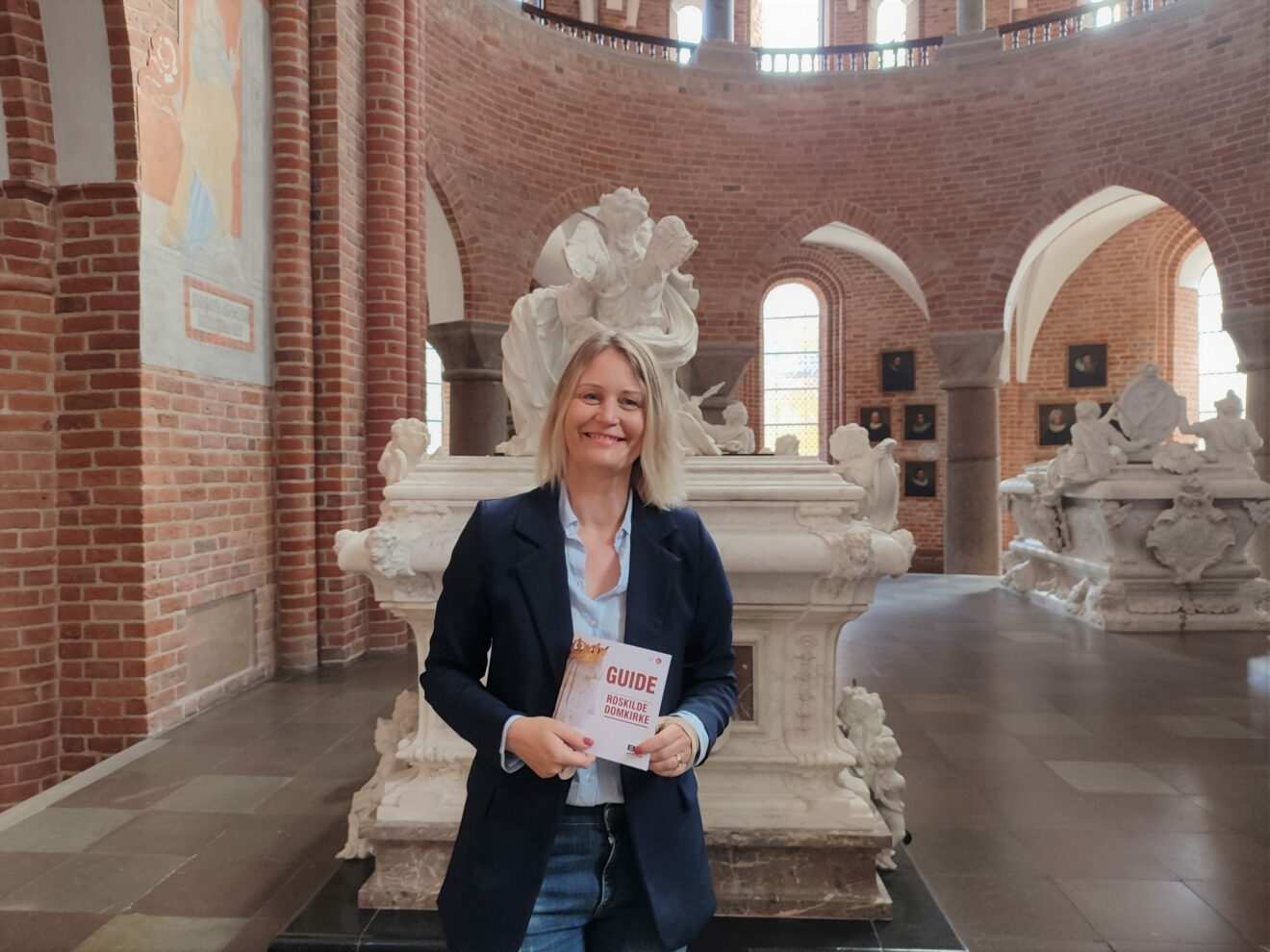 Roskilde Domkirke har fået en ny guidebog, der skal styrke formidlingen