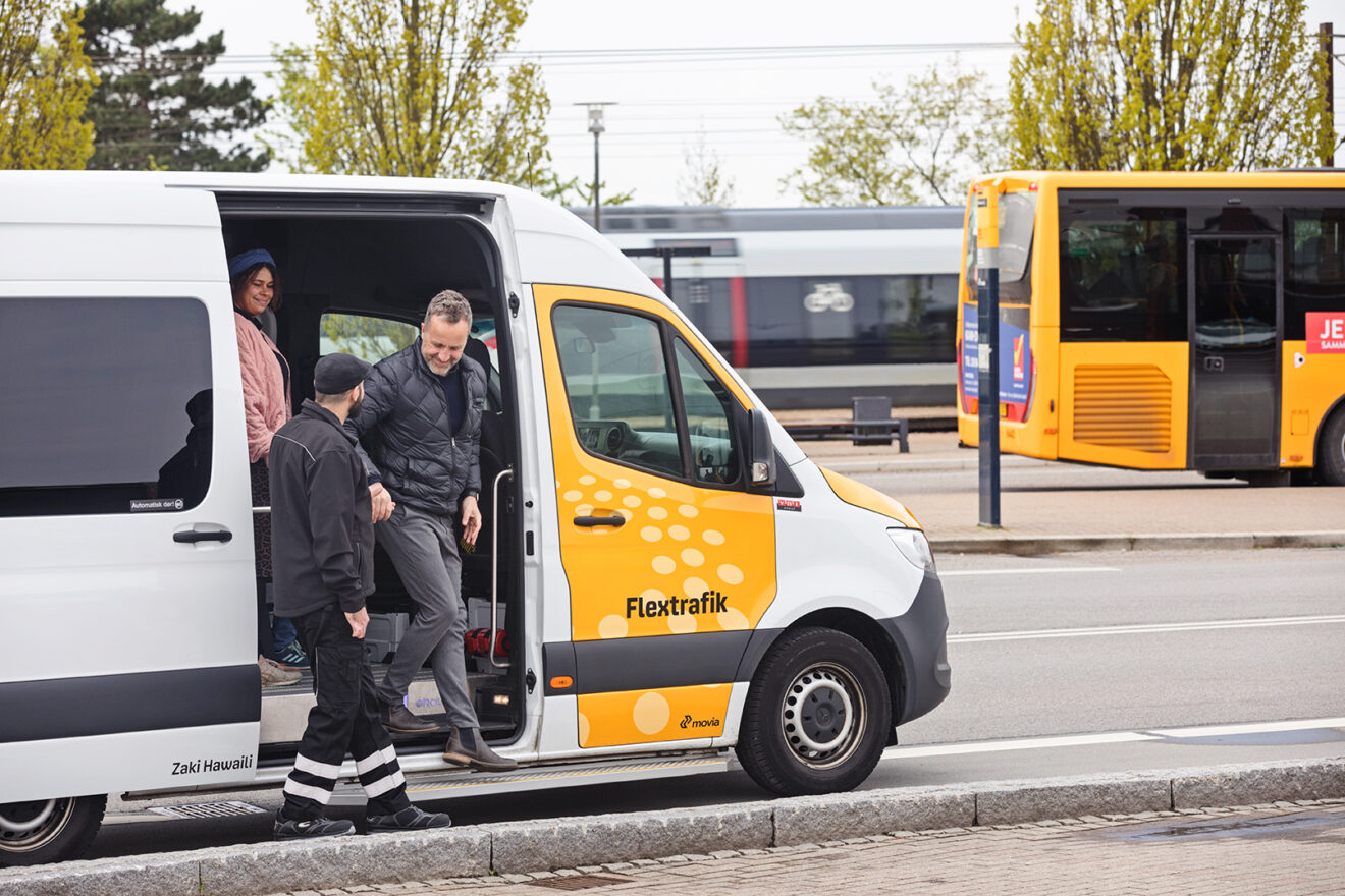 Glade passagerer i Movias Flextrafik